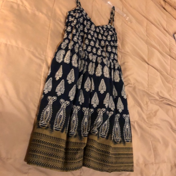 Beautiful urban pattern dress - Picture 2 of 4